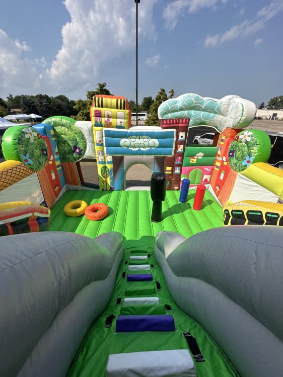 EXTREME FUN CITY Bounce House with Double Slides 0